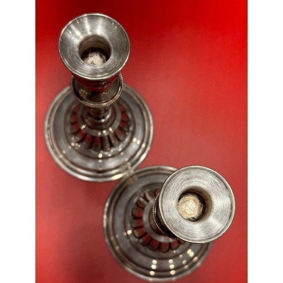 VTG VINERS Old SHEFFIELD England Plate Candlesticks Silver Hand Chased Repro 8" - Picture 2 of 15